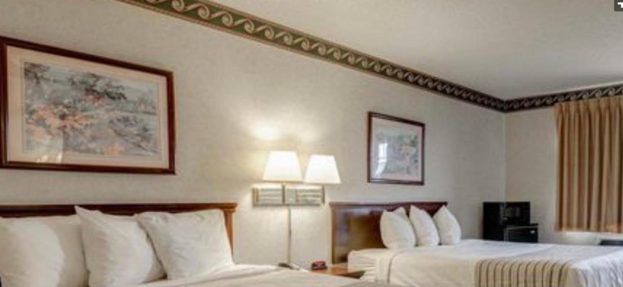 אל פאסו Econo Lodge Inn & Suites מראה חיצוני תמונה