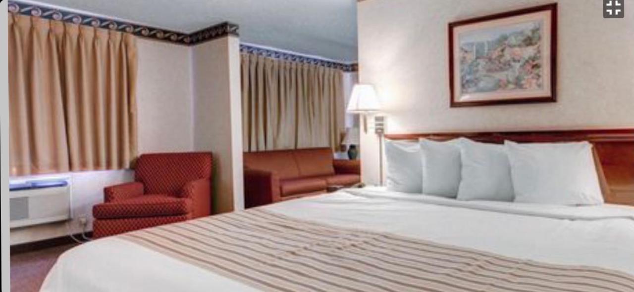אל פאסו Econo Lodge Inn & Suites מראה חיצוני תמונה