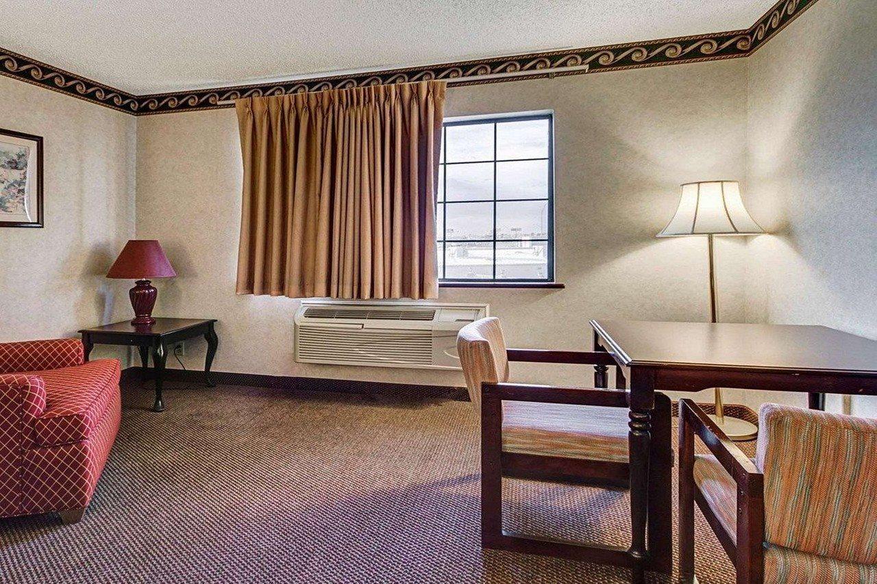 אל פאסו Econo Lodge Inn & Suites מראה חיצוני תמונה