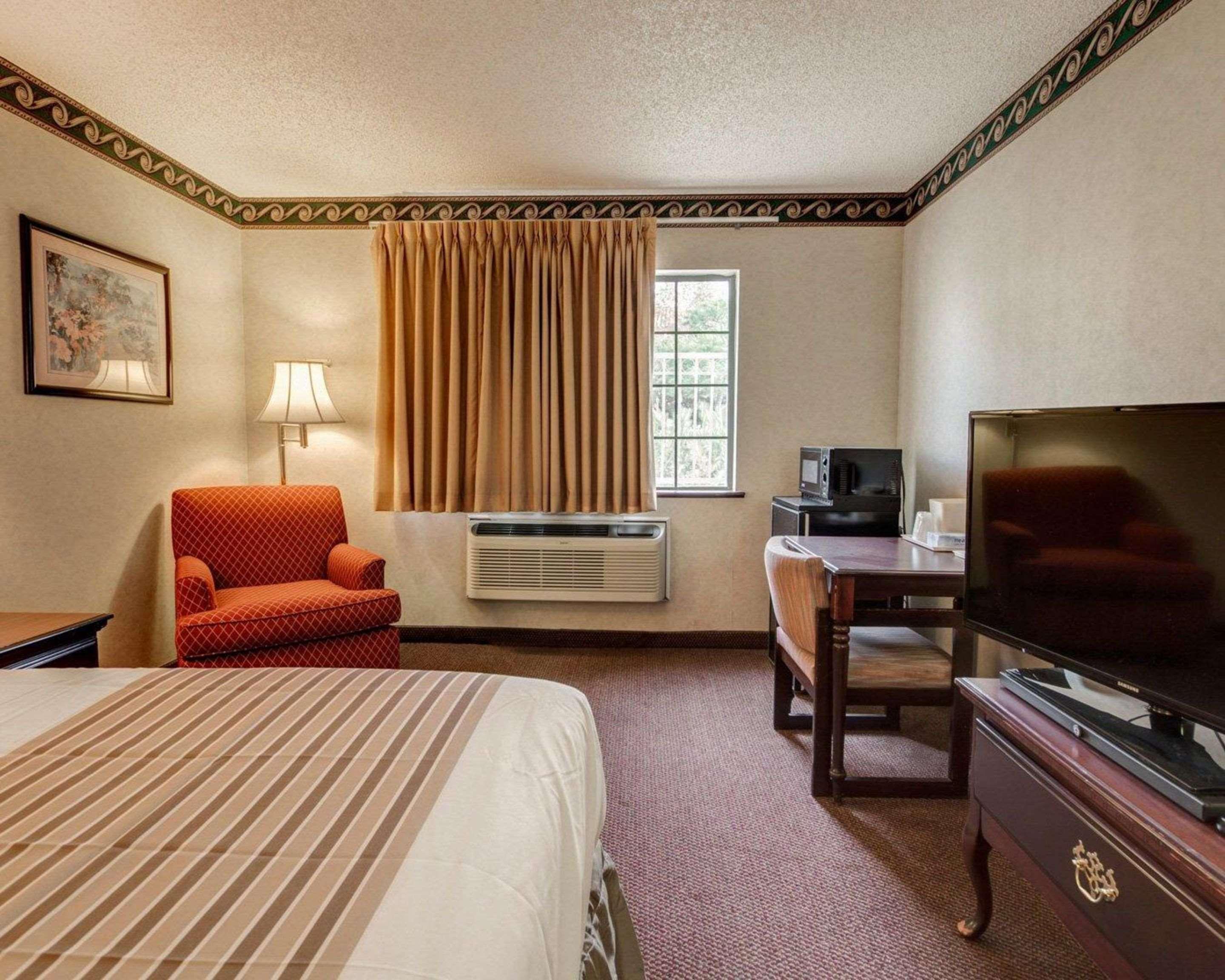 אל פאסו Econo Lodge Inn & Suites מראה חיצוני תמונה