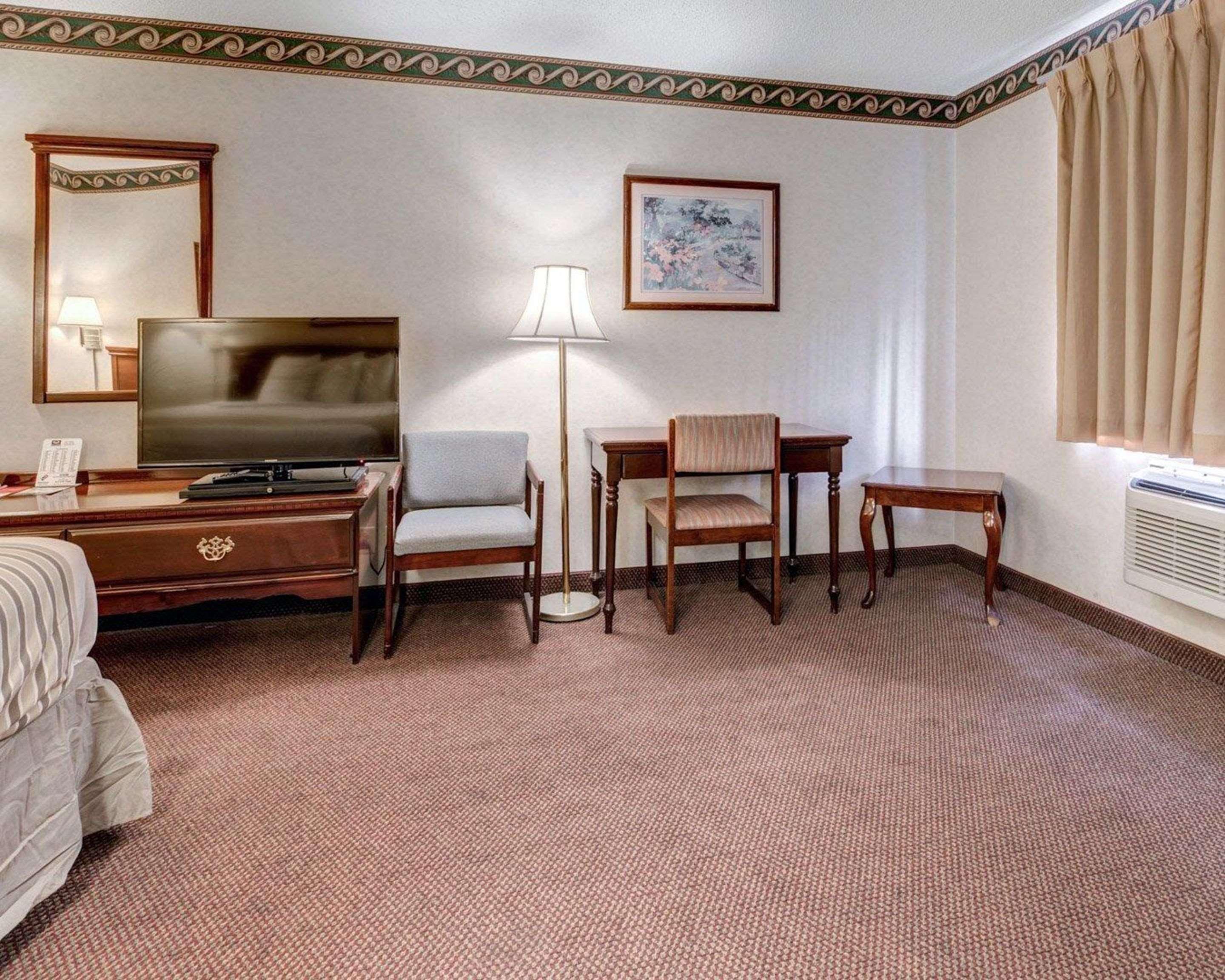 אל פאסו Econo Lodge Inn & Suites מראה חיצוני תמונה