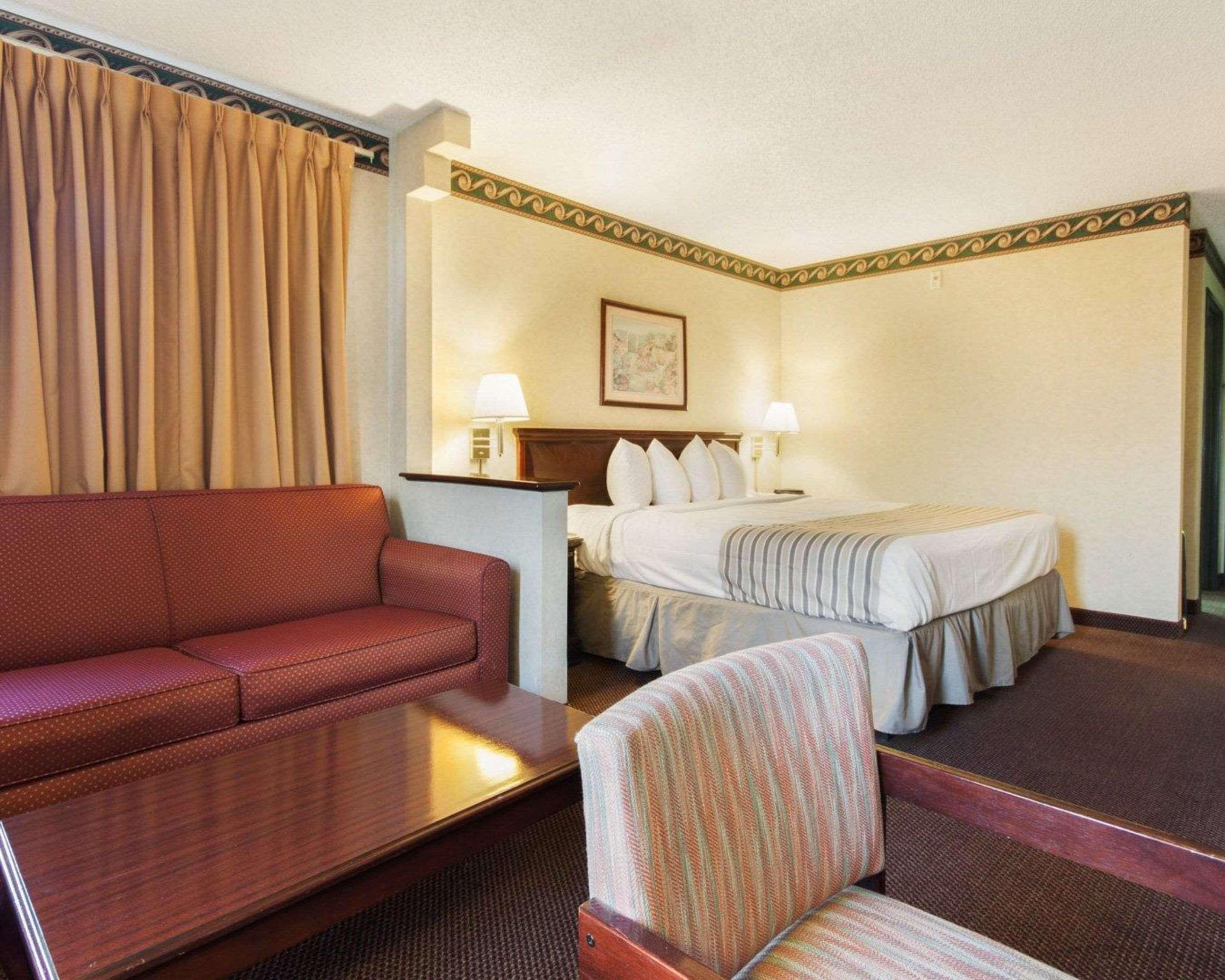 אל פאסו Econo Lodge Inn & Suites מראה חיצוני תמונה