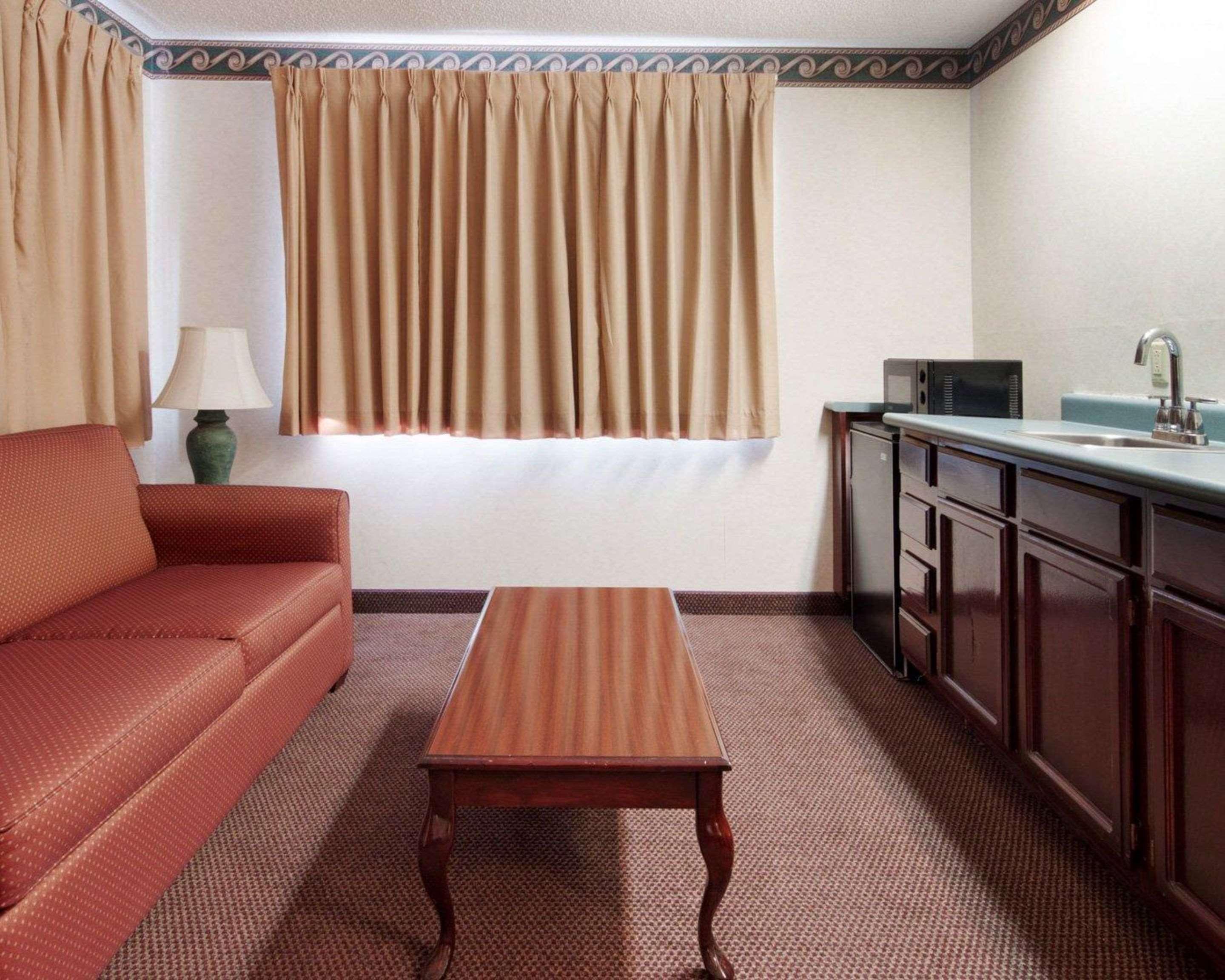 אל פאסו Econo Lodge Inn & Suites מראה חיצוני תמונה