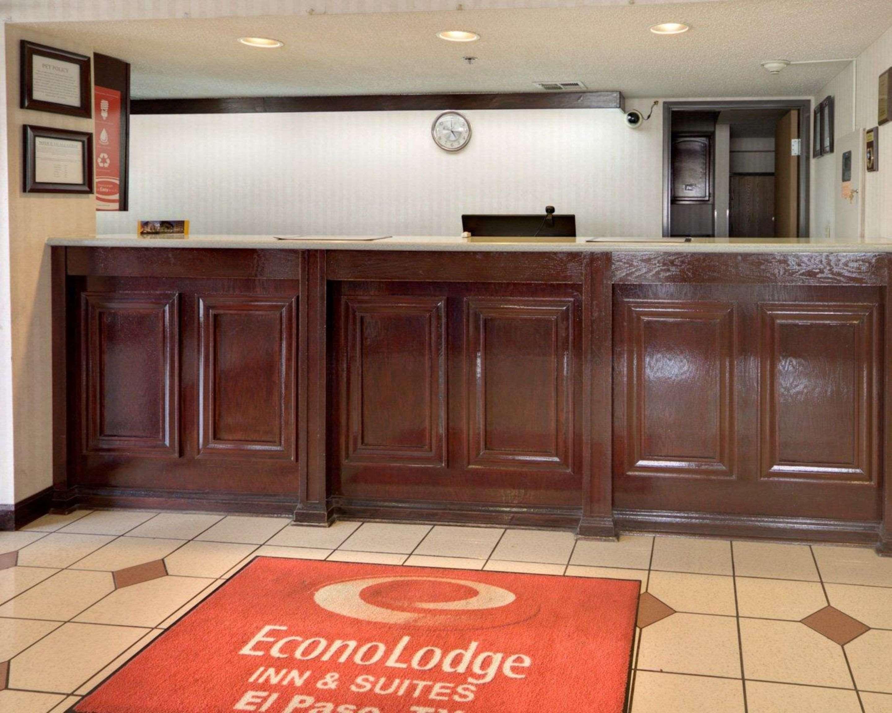 אל פאסו Econo Lodge Inn & Suites מראה חיצוני תמונה