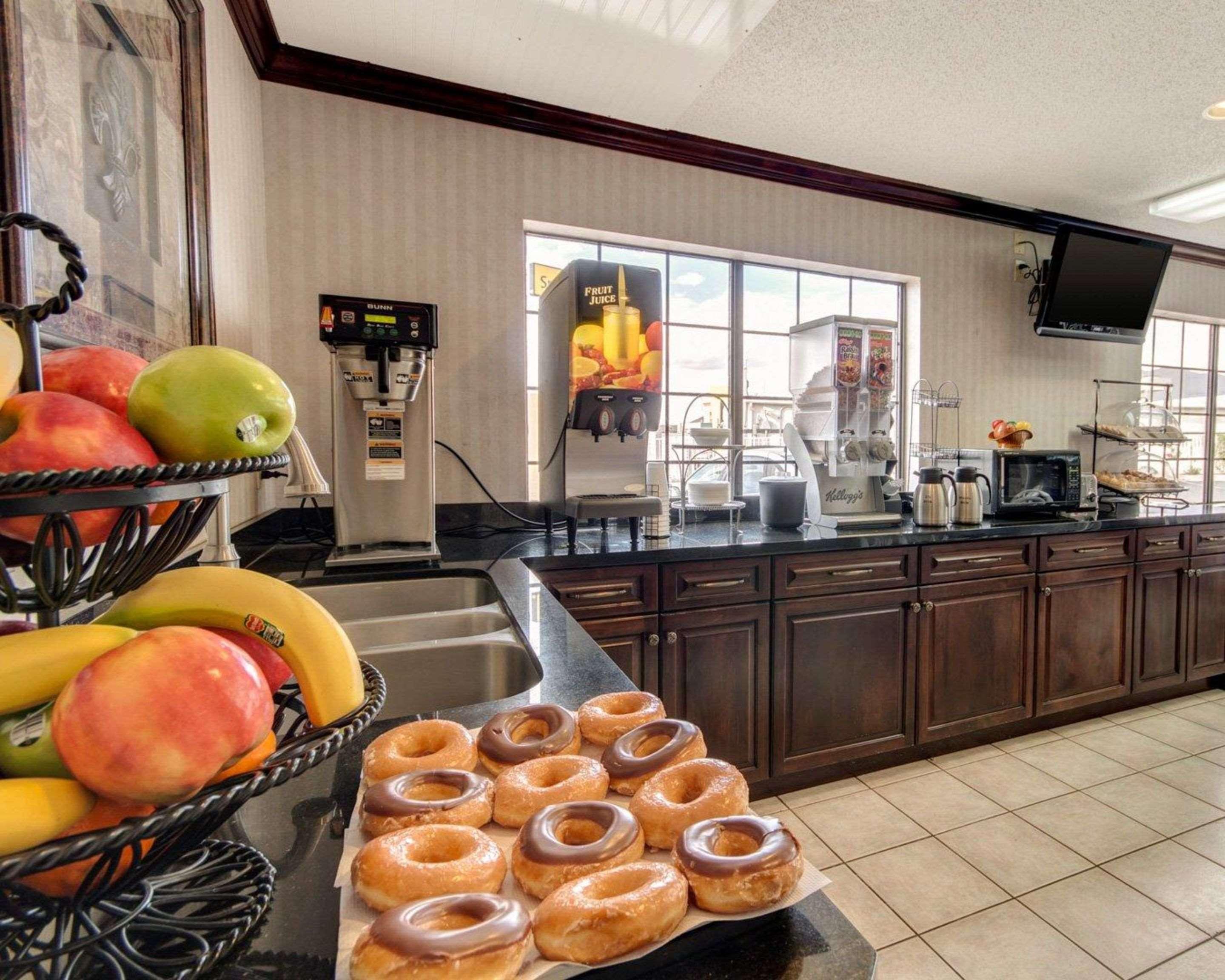 אל פאסו Econo Lodge Inn & Suites מראה חיצוני תמונה