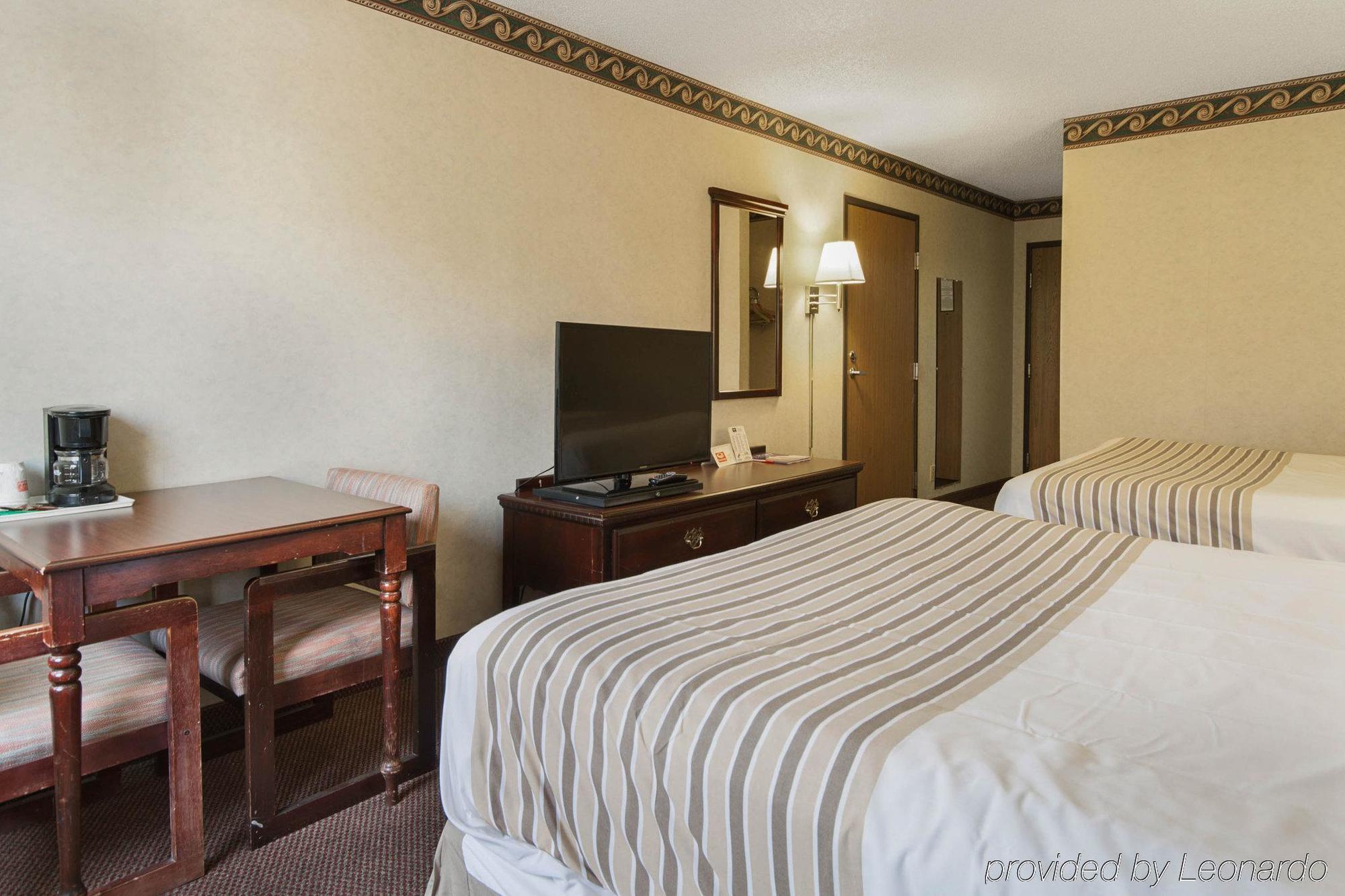 אל פאסו Econo Lodge Inn & Suites מראה חיצוני תמונה