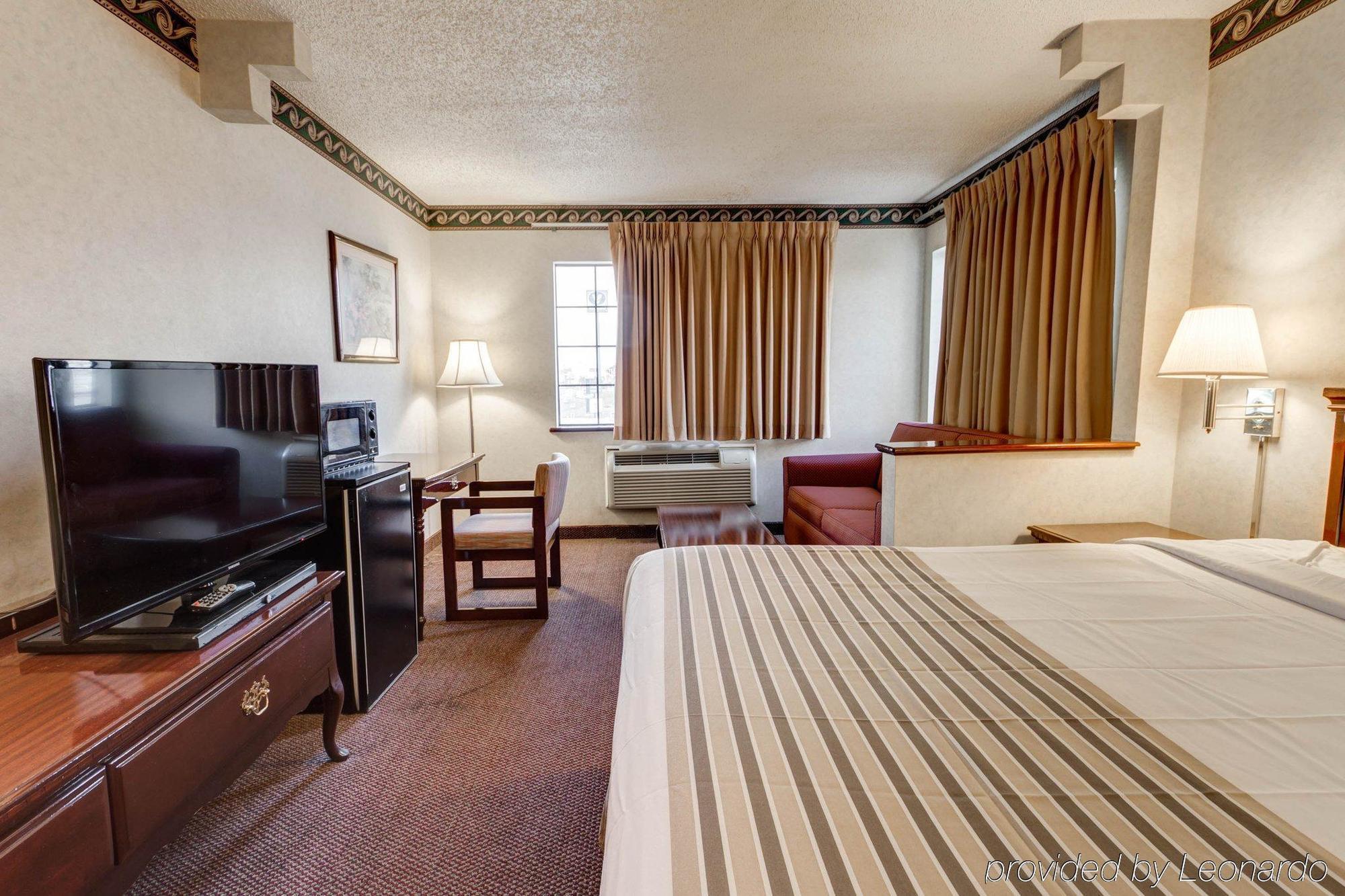 אל פאסו Econo Lodge Inn & Suites מראה חיצוני תמונה
