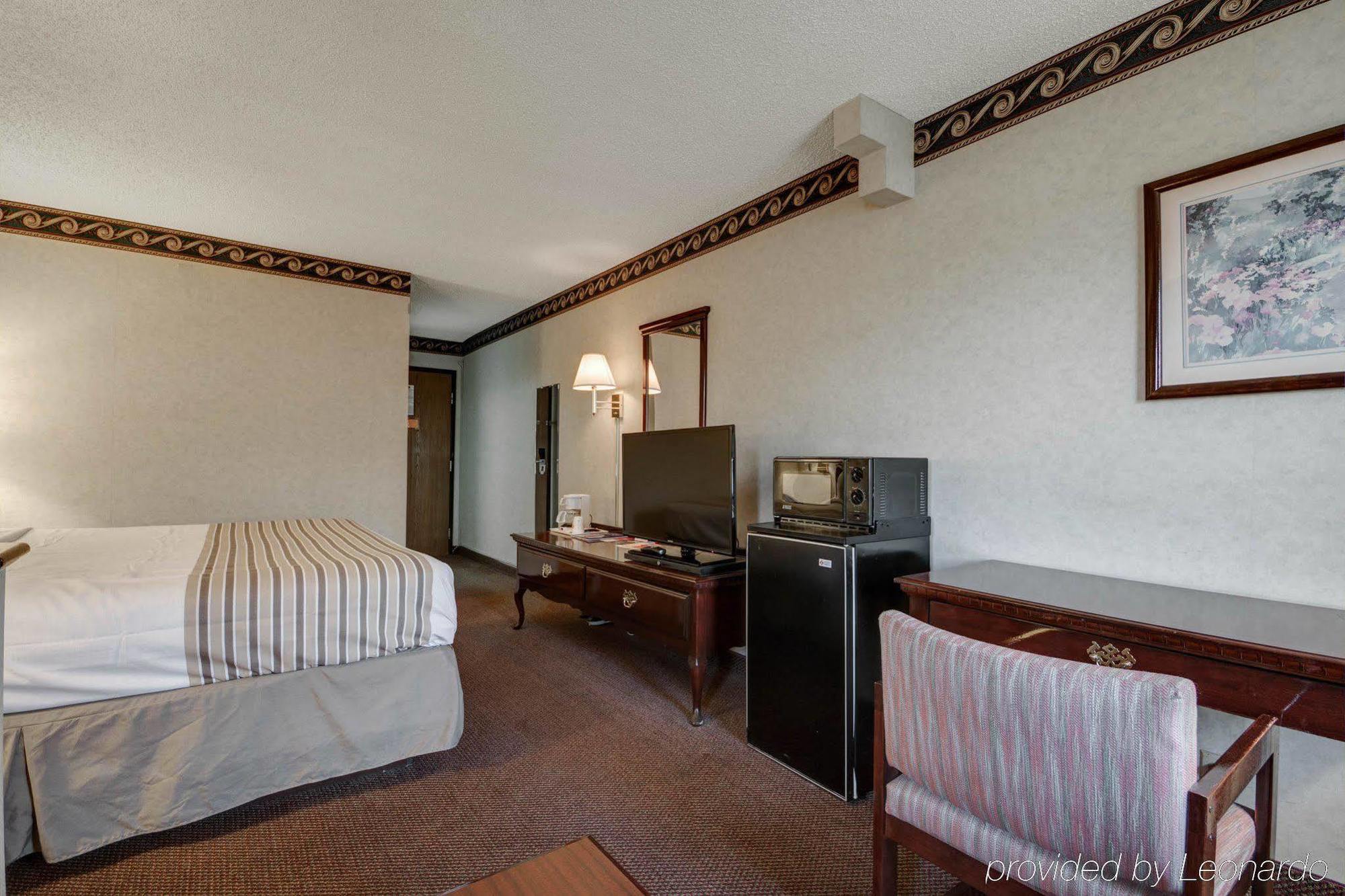 אל פאסו Econo Lodge Inn & Suites מראה חיצוני תמונה