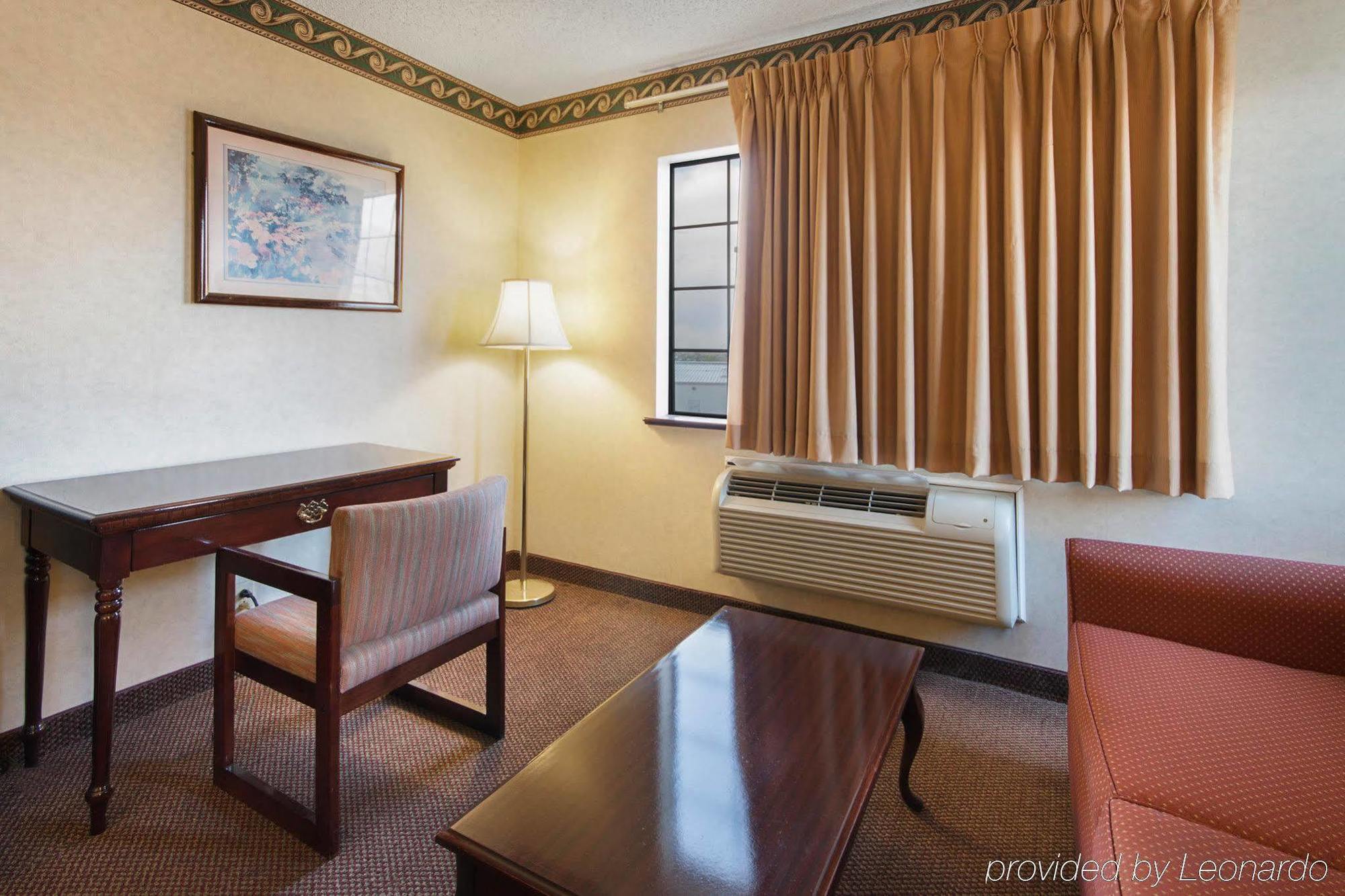 אל פאסו Econo Lodge Inn & Suites מראה חיצוני תמונה