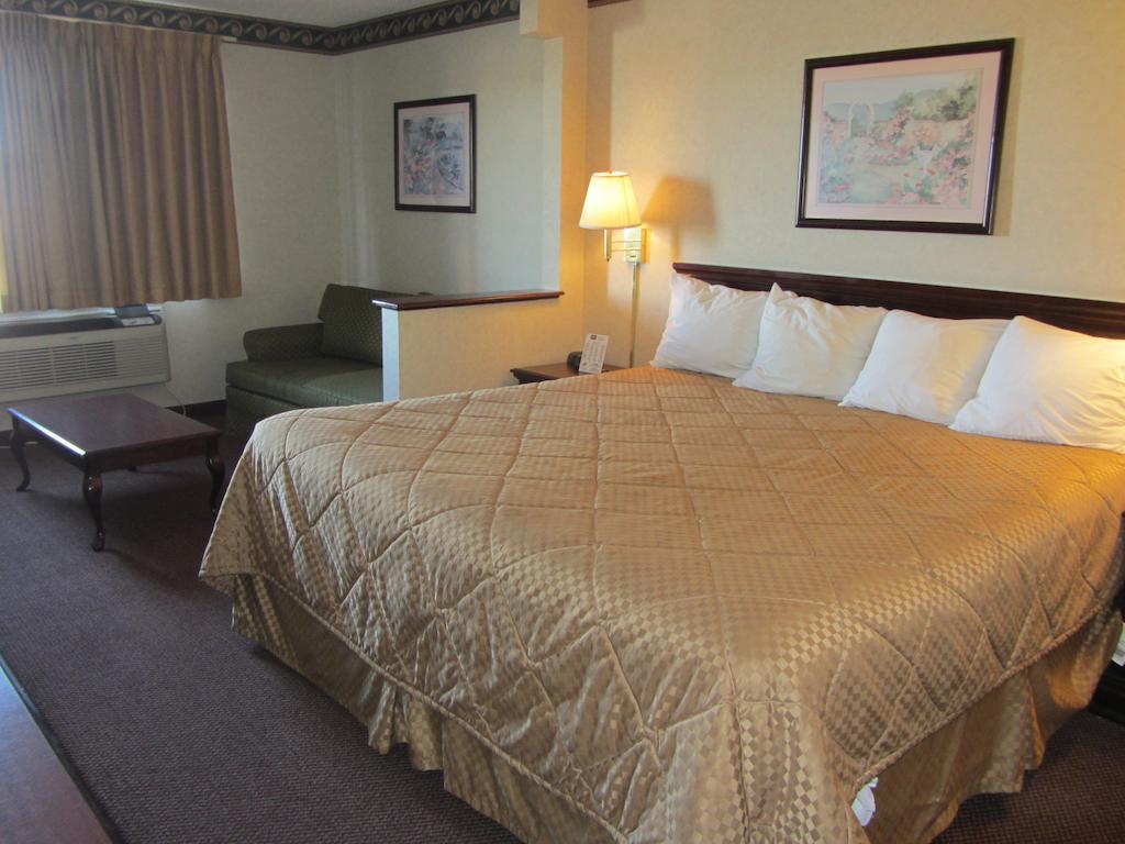 אל פאסו Econo Lodge Inn & Suites מראה חיצוני תמונה